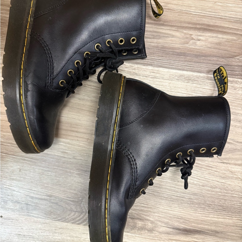 Dr. Martens Zavala Black Leather Lace-Up Ankle Boots | Women’s 9 | Excellent - Picture 7 of 9